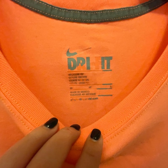 Nike dri fit short sleeve - Picture 2 of 2